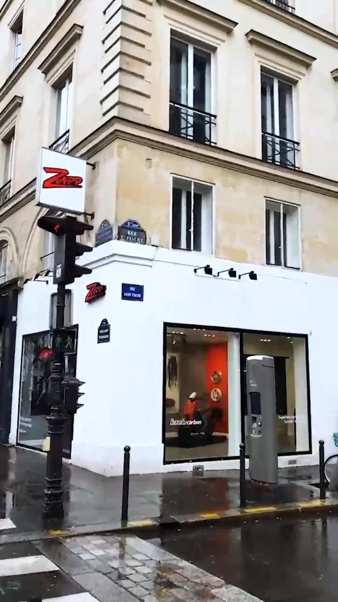 Zapp showroom walkthrough. 
                          Visit us at 📍9 Boulevard Poissonniere 75002 or Check out more on i300 online Zappev.com 
                          #london #paris #nyc
                          #zapp #zappev #i300 #carbon #thislineisyourfuture #bikeinarchitecture